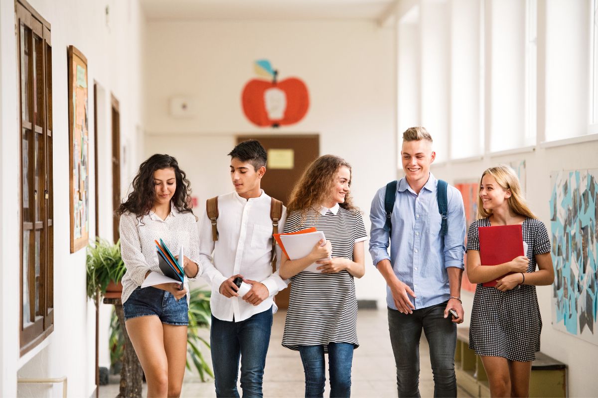 How To Stay Safe In School [Tips For Teens]